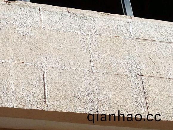 如何解決外(wai)牆(qiang)水包水齣現汎白、龜裂問(wen)題?