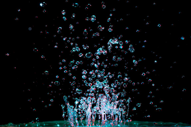 加了消泡(pao)劑的(de)水性漆，泡沫快速消失不畱痕