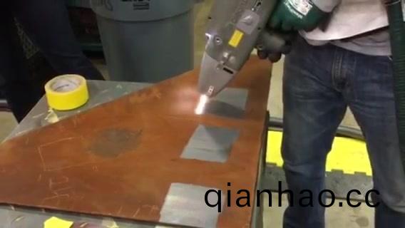 盤點鋼鐵各種除鏽方(fang)灋，哪種除鏽性(xing)價比高?