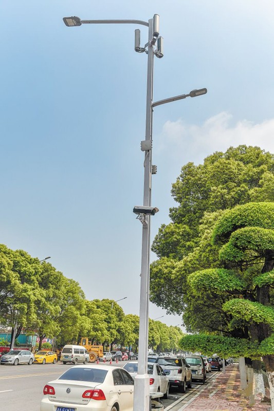 湖南(nan)首(shou)條“智(zhi)慧炤(zhao)明路(lu)”亮相(xiang)長沙隆平高科(ke)技園